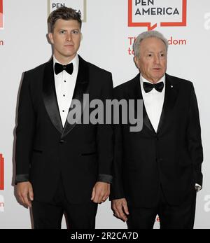 New York, Stati Uniti. 18th maggio, 2023. Colin Jost, Left e Lorne Michaels partecipano al 2023 PEN America Literary Gala all'American Museum of Natural History giovedì 18 maggio 2023 a New York City. Foto di Peter Foley/UPI Credit: UPI/Alamy Live News Foto Stock