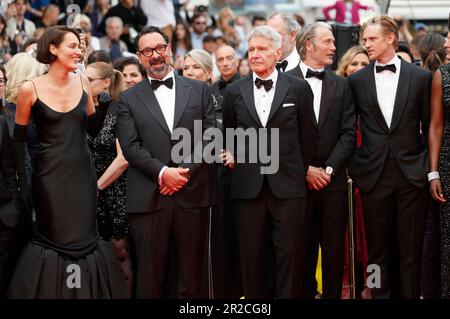 Phoebe Waller-Bridge, James Mangold, Harrison Ford, Mads Mikkelsen und Boyd Holbrook bei der Premiere des Kinofilms 'Indiana Jones and the Dial of Destiny / Indiana Jones und das Rad des Schicksals' auf dem Festival de Cannes 2023 / 76. Internationale Filmfestspiele von Cannes im Palais des Festivals. Cannes, 18.05.2023 Foto Stock
