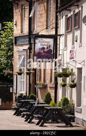 Il pub Railway Hotel su Church Street, Haydon Bridge, Northumberland Foto Stock