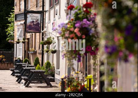 Il pub Railway Hotel su Church Street, Haydon Bridge, Northumberland Foto Stock