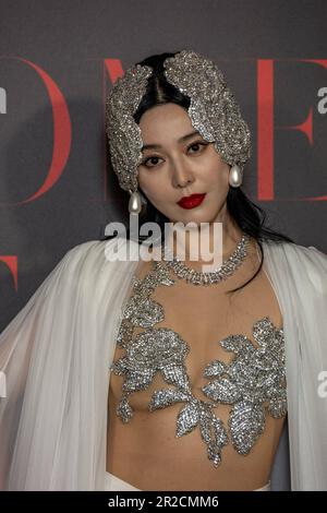 Antibes, Francia. 18th maggio, 2023. L'attrice cinese Fan Bingbing arriva il 18 maggio per il gala "Women's Stories" organizzato dal Red Sea International Film Festival, con sede in Arabia Saudita, durante l'edizione 76th del festival cinematografico di Cannes, presso l'Hotel du Cap-Eden-Roc, a Cap d'Antibes, vicino a Cannes, nel sud della Francia, 2023. Foto di Ammar Abd Rabbo/ABACAPRESS.COM Credit: Abaca Press/Alamy Live News Foto Stock