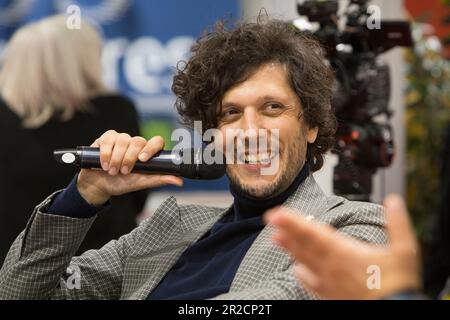 Torino, Italia. 18th maggio, 2023. Il matematico italiano e scrittore  scientifico Piergiorgio Odifreddi è ospite della Fiera del Libro di Torino  2023. Credit: Marco Destefanis/Alamy Live News Foto stock - Alamy