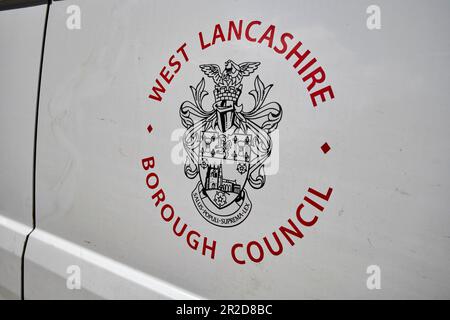 logo del west lancashire borough council su un veicolo in lancashire england uk Foto Stock