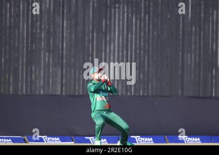 Il wicketkeeper del Bangladesh la pastella Liton Das batte durante la terza partita Internazionale di un giorno (ODI) di Bangladesh-India a Zahur Ahmed Chowdhury Foto Stock