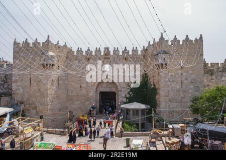 Gerusalemme, Israele - 10 aprile 2023. Porta di Damasco sulla Città Vecchia Foto Stock