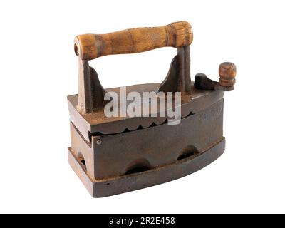 Antico ferro di carbone arrugginito isolato su sfondo bianco Foto Stock