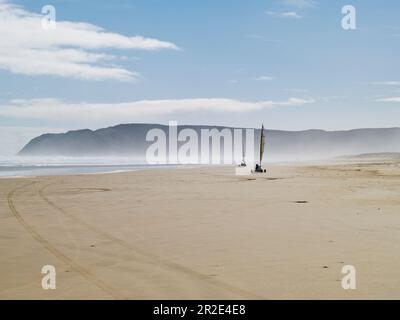 Sabbia yachting sulla spiaggia di Ninety Mile in Nuova Zelanda - Isola del Nord Foto Stock