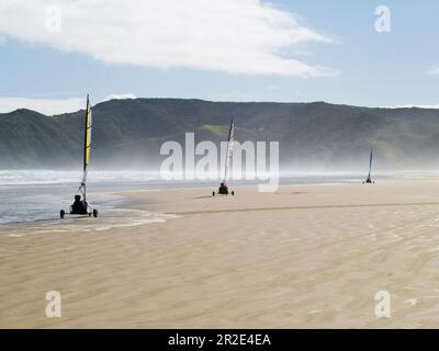 Sabbia yachting sulla spiaggia di Ninety Mile in Nuova Zelanda - Isola del Nord Foto Stock