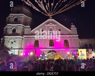 Obando, Filippine. 19th maggio, 2023. Migliaia di devoti cattolici hanno partecipato alla danza della fertilità di Obando il 19 maggio 2023. La danza della fertilità, è popolare tra i pellegrini provenienti da tutte le Filippine, soprattutto per le coppie senza figli che volevano portare un bambino. (Credit Image: © Sherbien Dacalanio/Alamy Live News) Foto Stock