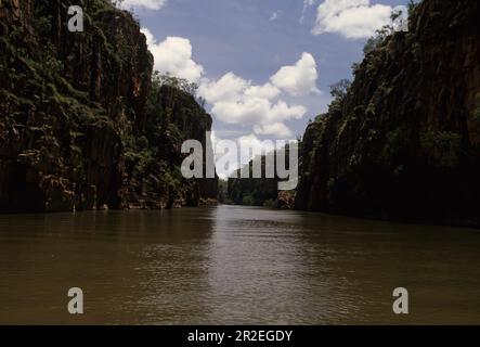 Il Parco Nazionale di Nitmiluk si trova nel territorio del Nord dell'Australia, a 244 km a sud-est di Darwin, e a 23 km a nord-est della città di Katherine, intorno ad un s. Foto Stock