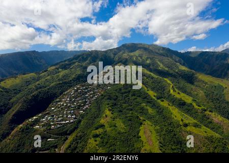 Vista aerea della costa occidentale di Tahiti, Tahiti, Polinesia francese Foto Stock