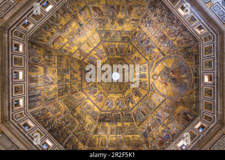 La cupola decorata del Battistero a Firenze Foto Stock