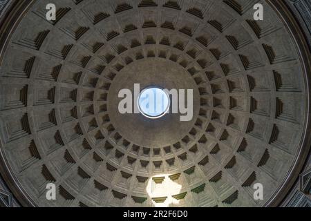 Vista sulla cupola del Pantheon a Roma Foto Stock