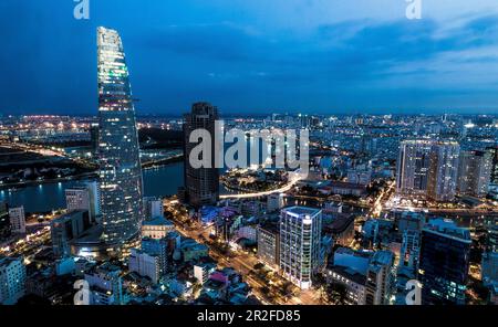 Ho Chi Minh City (Saigon) skyline di notte Foto Stock