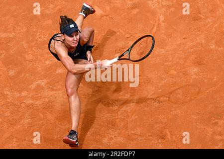 Roma, Italia. 19th maggio, 2023. Veronika Kudermetova di Russia in azione durante la sua partita Anhelina Kalinina di Ucraina contro al torneo di tennis Internazionale BNL d'Italia al Foro Italico di Roma il 19th maggio 2023. Credit: Insidefoto di andrea staccioli/Alamy Live News Foto Stock