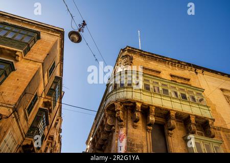 Facciate di case a la Valletta, Malta, Europa Foto Stock