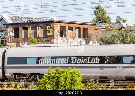 Treno di prova Deutsche Bahn AG nella stazione, Advanced TrainingLab, Potsdam, Brandeburgo, Germania Foto Stock