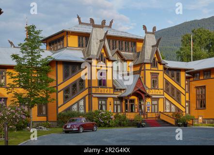 Lo storico Hotel Dalen sul lago Bandak a Dalen, Telemark, Norvegia, Europa Foto Stock