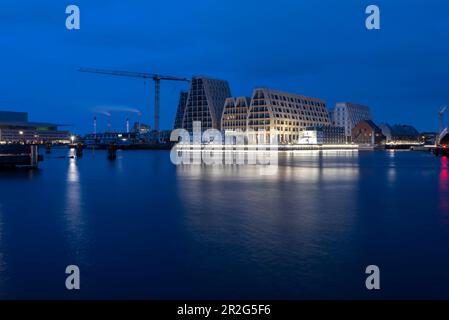 Grande sito di costruzione sull'isola di Christiansholm, condomini e hotel sono in costruzione, Copenaghen, Danimarca Foto Stock