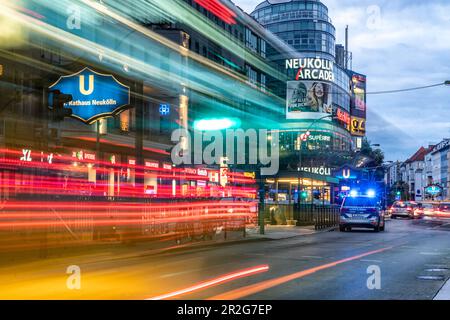 U-Bahn Rathaus Neukoelln, Karl-Marx-Strasse, Neukoelln Arkaden, Berlino, Germania Foto Stock