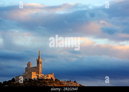 Santuario di Notre-Dame-de-la-Garde, Marsiglia, Bocche del Rodano, Provenza-Alpi-Costa Azzurra, Francia Foto Stock