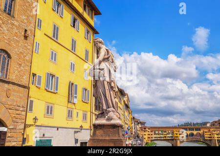 Vista del Ponte Vecchio dal Ponte Santa Trinita, Firenze, Toscana, Italia, Europa Foto Stock