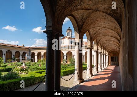 Vista della galleria dipinta e del giardino pensile nel cortile del Palazzo Ducale a Mantova, Mantova, Lombardia, Italia, Europa Foto Stock