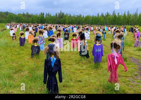 Opere d'arte persone silenziose nei pressi di Suomussalmi, Lapponia, Finlandia Foto Stock