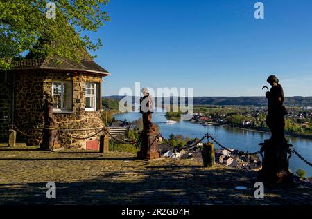 Vista sul Reno dal castello di Ockenfels sul Rheinsteig, Linz; Renania-Palatinato, Germania Foto Stock