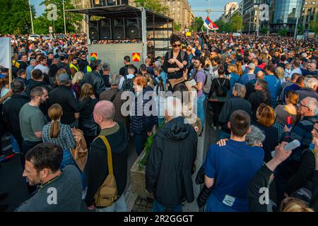 19 maggio 2023, Belgrado, Serbia, protesta dei popoli organizzata dall'opposizione politica che chiede dimissioni di alcuni ministri e pari approccio ai media Foto Stock