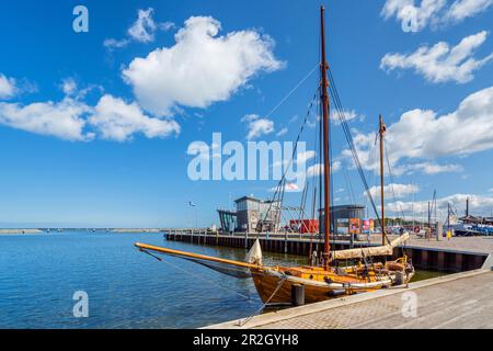 Marinai nel porto di Barth, Meclemburgo-Pomerania occidentale, Germania Foto Stock