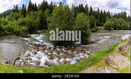 Origine dell'Iller, confluenza dei Tretach, Stillach e Breitach nei pressi di Fischen im Allgäu nel Oberallgäu in Baviera, in Germania Foto Stock