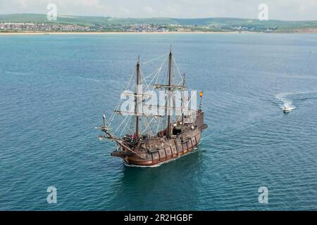 La replica 17th ° secolo galeone spagnolo El Galeon (o Galeon Andelucia) a Weymouth in Dorset. Foto Stock