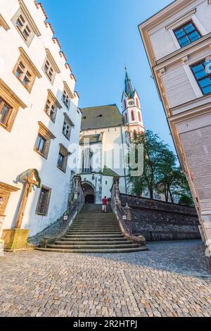 Scale per St. Chiesa di Vitus a Cesky Krumlov, Boemia meridionale, Repubblica Ceca Foto Stock