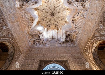 L'Alhambra, patrimonio dell'umanità dell'UNESCO, Granada, Andalusia, Spagna, Europa Foto Stock