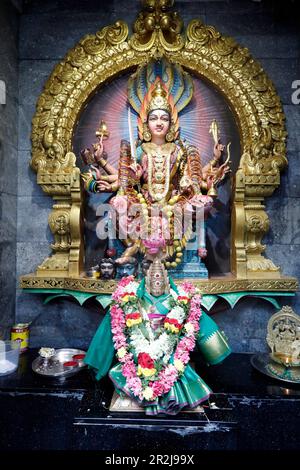 Sri Veeramakaliamman tempio indù, Mariamman, la dea della pioggia e della fertilità, Singapore, Sud-est asiatico, Asia Foto Stock