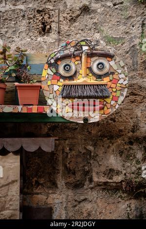 Artigianato creativo nelle strade della città vecchia di Akkon (anche Akko), Israele, Medio Oriente, Asia Foto Stock