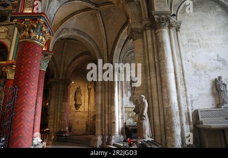 La navata laterale a Saint-Germain des Pres, Parigi, Francia Foto Stock
