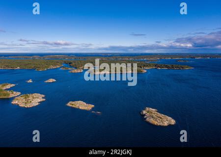 Veduta aerea dell'arcipelago e delle isole, Sandhamn, l'arcipelago di Stoccolma, la Svezia, l'Europa Foto Stock