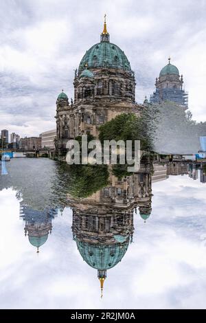 Doppia esposizione del Berliner Dom come visto dal Friedrichsbrücke. Foto Stock