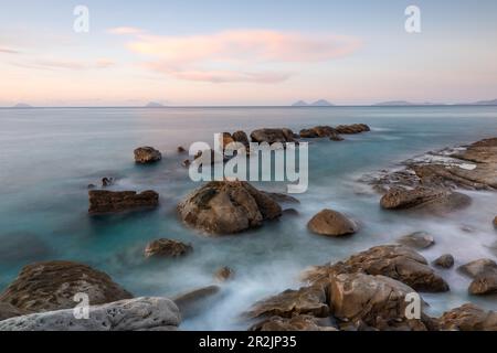 La costa di Capo d'Orlando, Messina, Sicilia, Italia, Europa Foto Stock