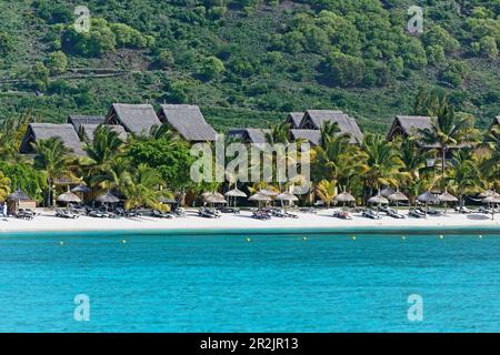 Vista della spiaggia di Beachcomber Hotel Paradis &AMP; Golf Club, Mauritius, Africa Foto Stock