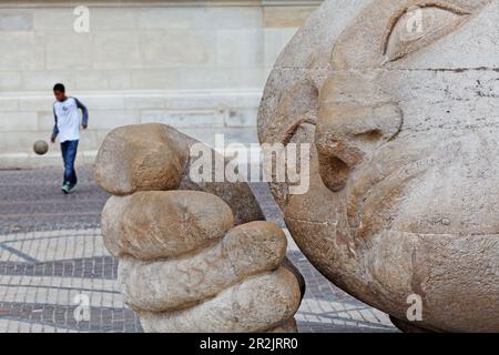 L'ecoute scultura di Henri de Miller, posto René Cassin, Parigi, Francia, Europa Foto Stock