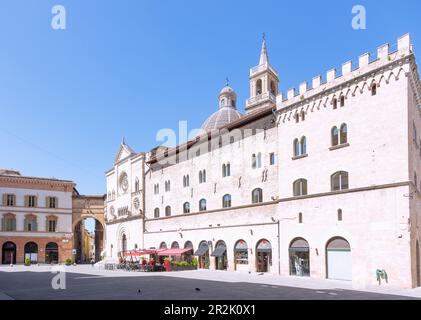 Foligno; Piazza della Repubblica; Cattedrale di San Feliciano Foto Stock