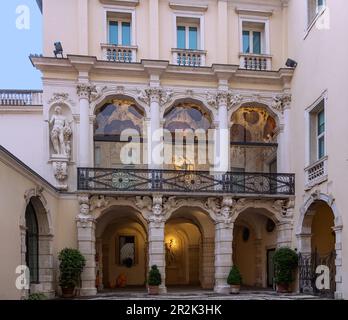 Vicenza, Palazzo Leoni Montanari, cortile Foto Stock