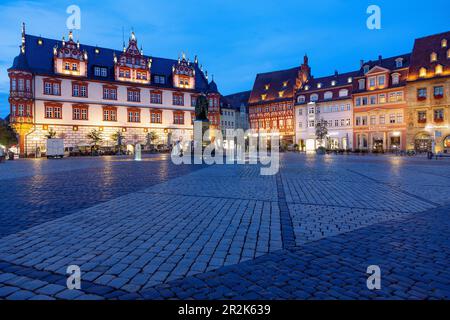 Coburg; mercato; casa cittadina; Old Pharmacy, Prince Albert Monument Foto Stock