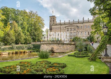 Lato nord e giardino di Schloss Albrechtsberg Dresda, uno dei tre castelli dell'Elba sulla riva destra dell'Elba a Loschwitz, Sassonia, Germania Foto Stock