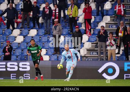 Michele di Gregorio (AC Monza) durante il campionato italiano Serie Una partita di calcio tra US Sassuolo e AC Monza il 19 maggio 2023 allo Stadio Mapei di Reggio Emilia - Credit: Luca Rossini/e-Mage/Alamy Live News Foto Stock