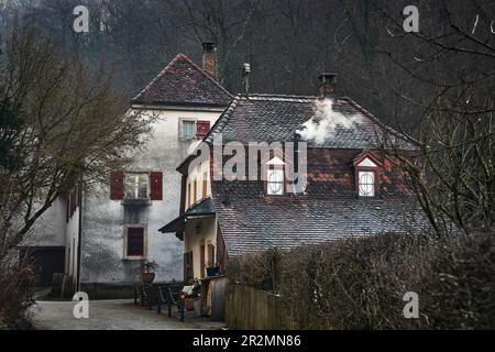 All'ingresso dell'Ermitage di Arlesheim si può ammirare l'abitato, vecchia casa di mulino Foto Stock