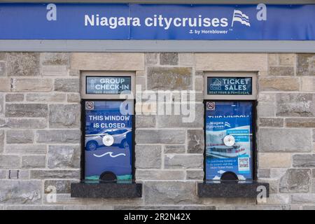 Finestre dei biglietti per le crociere della città del Niagara Barche turistiche da Hornblower Company Canadese queste sono le barche turistiche per le cascate del Niagara Ontario Canada Foto Stock